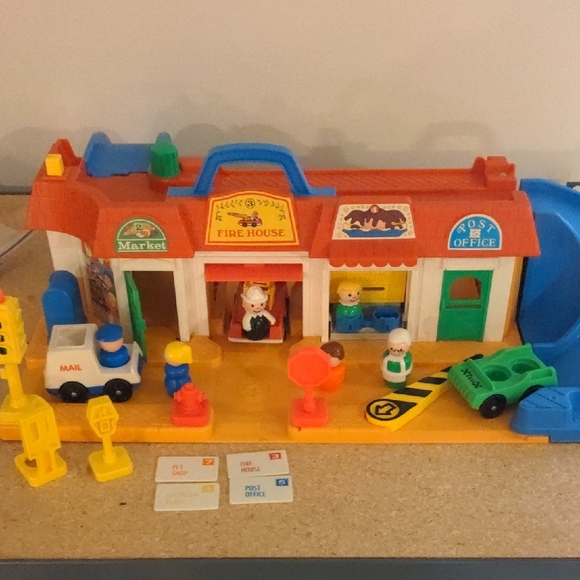 Fisher Price vintage 1986 main Street playset Action Figures